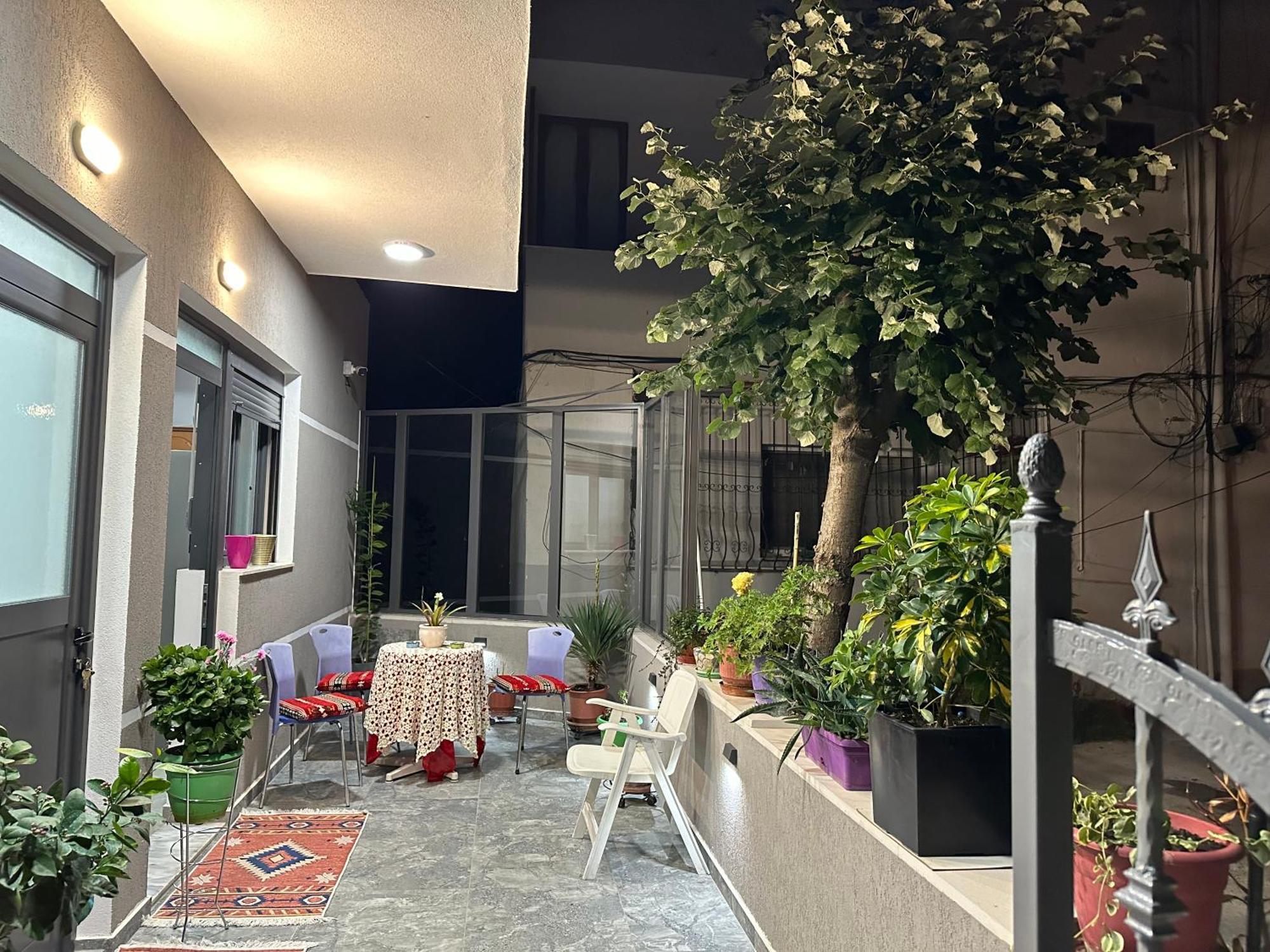 Lola'S Rooms Gjirokastër Exterior foto