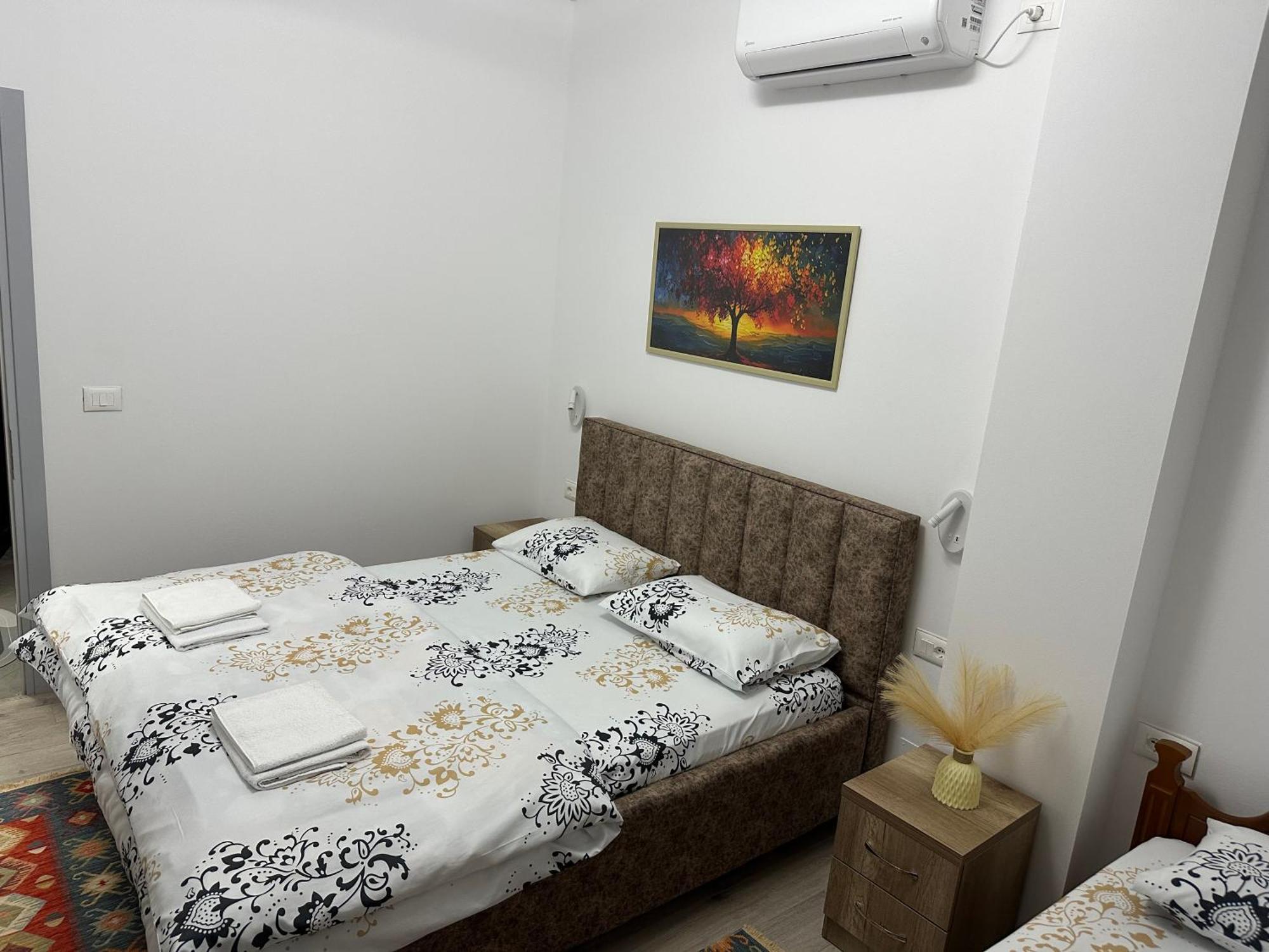 Lola'S Rooms Gjirokastër Exterior foto
