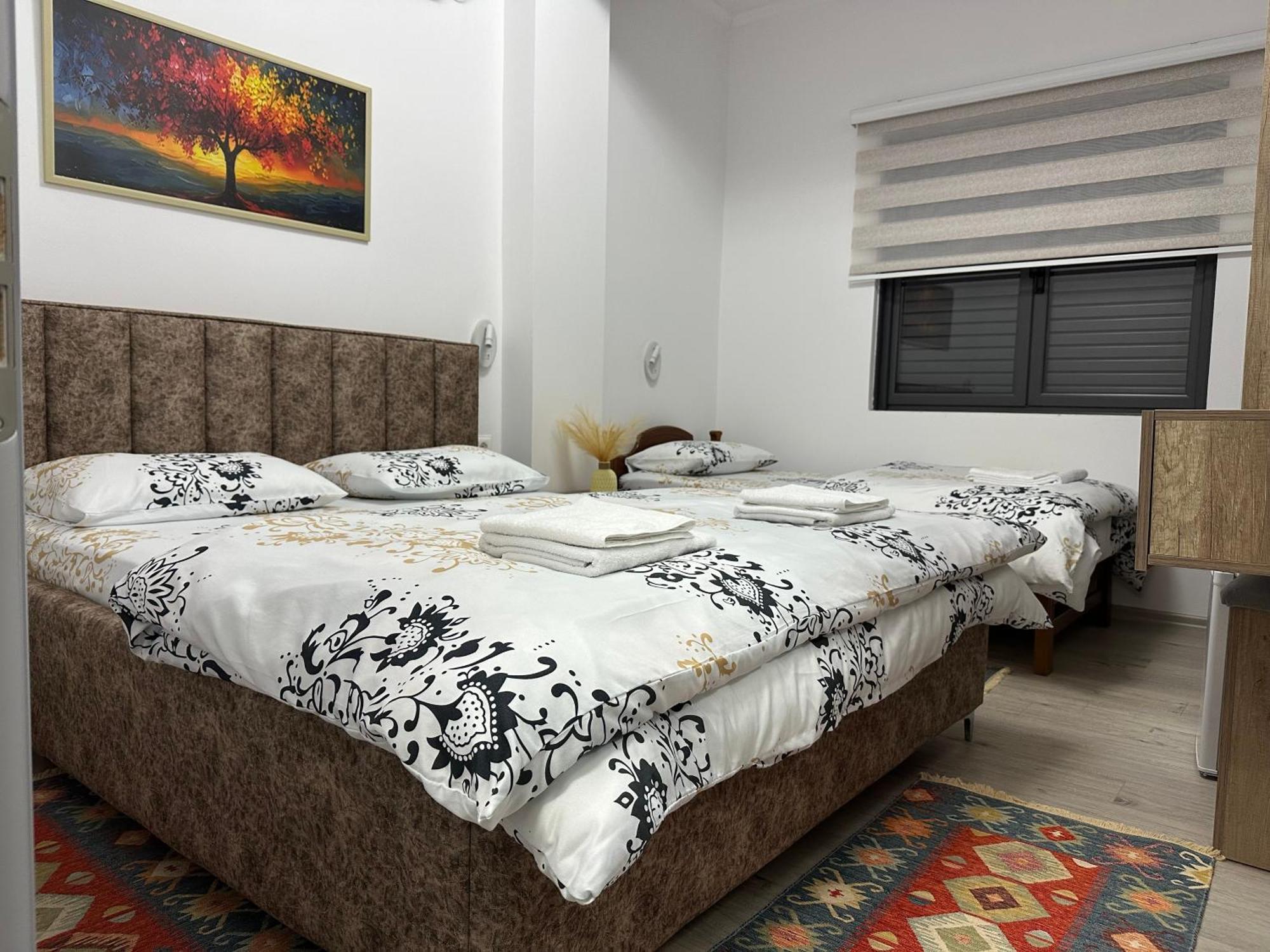Lola'S Rooms Gjirokastër Exterior foto